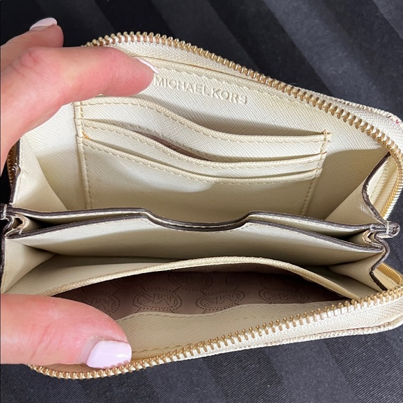 Michael Kors Beige Logo Wallet - Picture 4 of 4